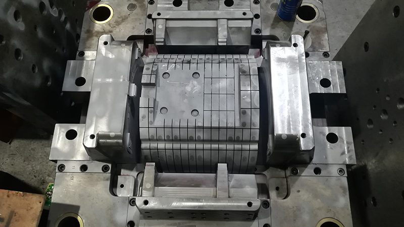 精密模具维修流程规范：关键步骤与注意事项
