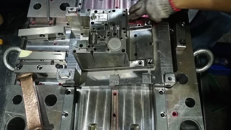 冰箱模具：如何挑选优质生产厂家**