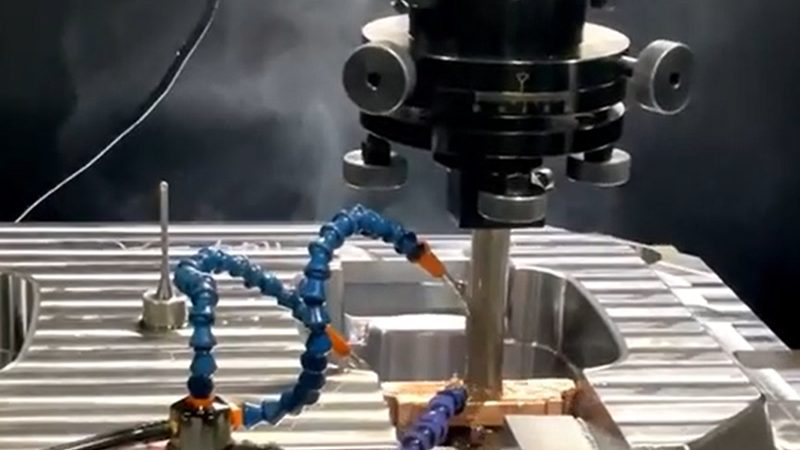 电机铁芯级进模与普通级进模：本质区别与选型要点**